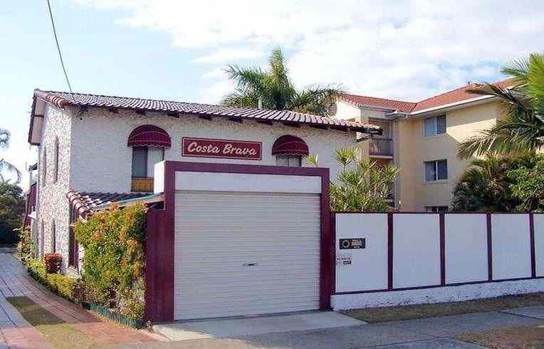 4/2315 Gold Coast Highway, MERMAID BEACH, QLD 4218 - Unit for Rent - harcourts.net: QLD Mermaid Beach, QLD 4218 Property | Prop-GPT the AI-Powered Property Portal