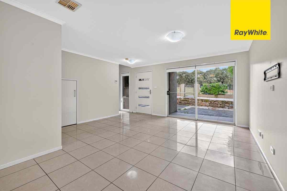 Spacious,modern & versatlie townhouse in ideal location: ACT Bonython, ACT 2905 Townhouse | Prop-GPT the AI-Powered Property Portal
