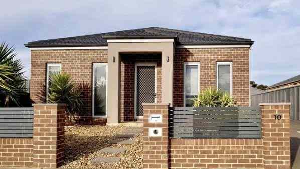 Prop-GPT: House: VIC Wyndham Vale, VIC 3024 Living in a Prime Location!