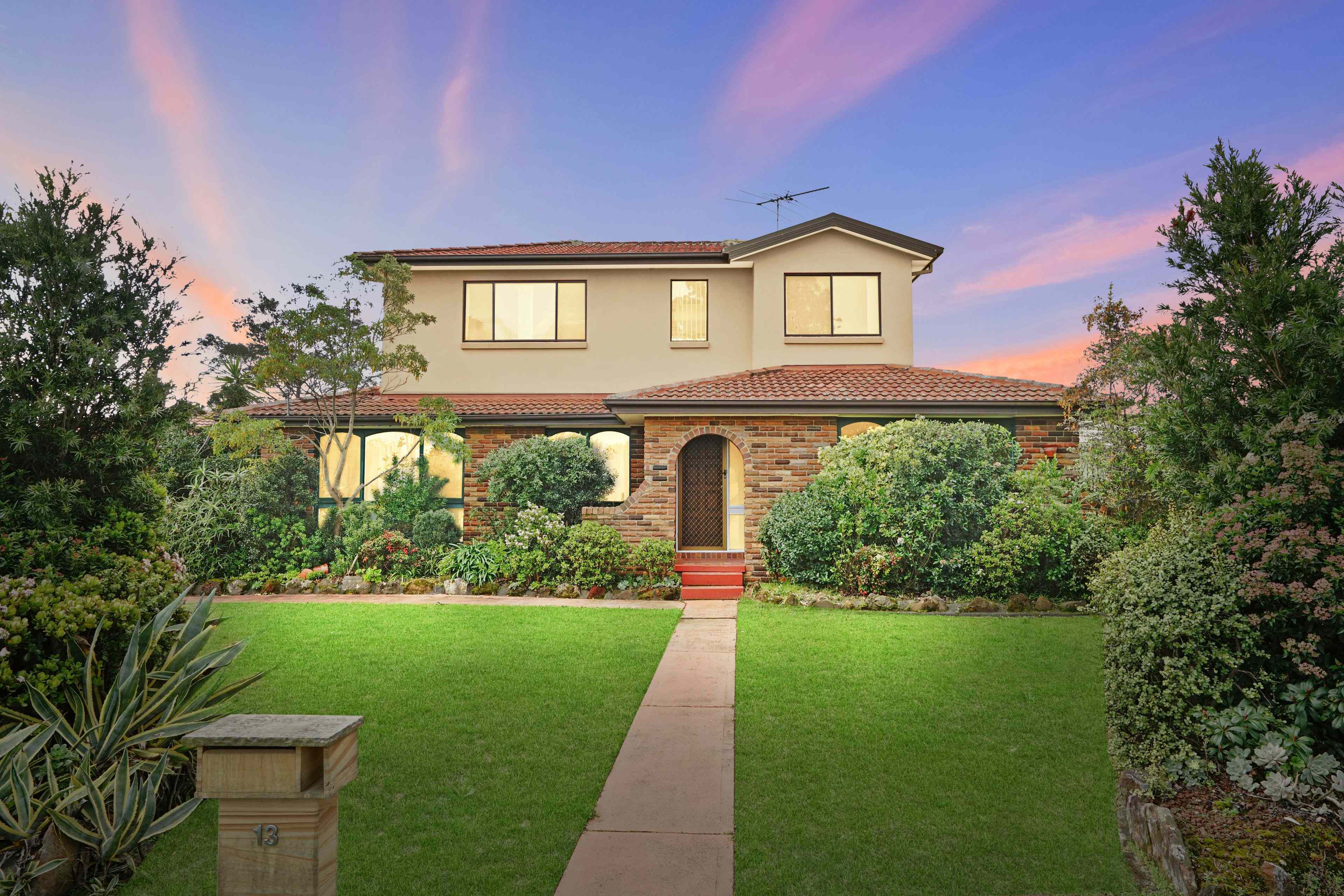 LARGE FAMILY HOME IN ST MARYS: NSW North St Marys, NSW 2760 House | Prop-GPT the AI-Powered Property Portal