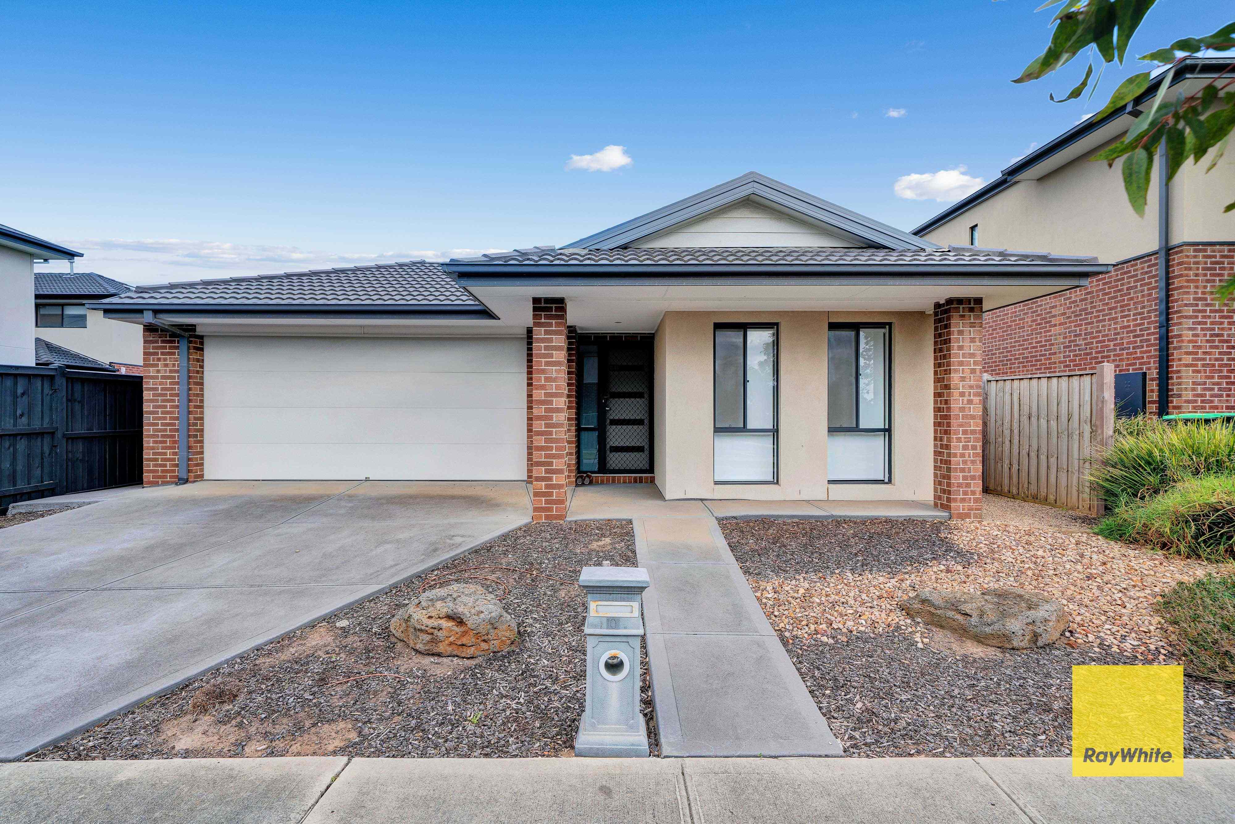 STUNNING RESIDENCE FOR RENT - IDEAL FOR FAMILIES !!: VIC Point Cook, VIC 3030 House | Prop-GPT the AI-Powered Property Portal