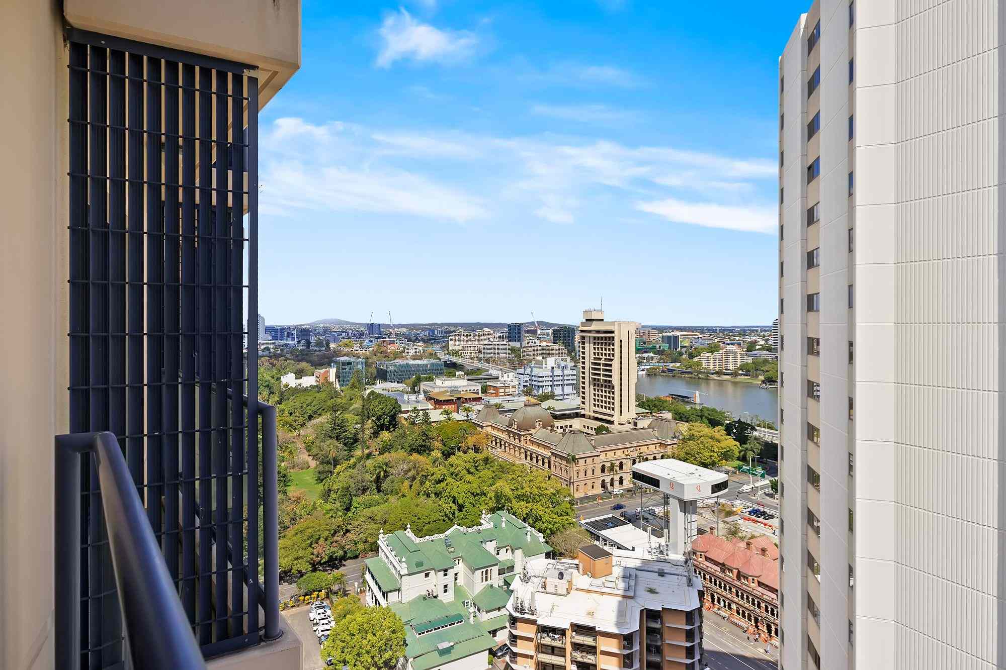 FULLY FURNISHED WITH BALCONY!: QLD Brisbane City, QLD 4000 Apartment | Prop-GPT the AI-Powered Property Portal