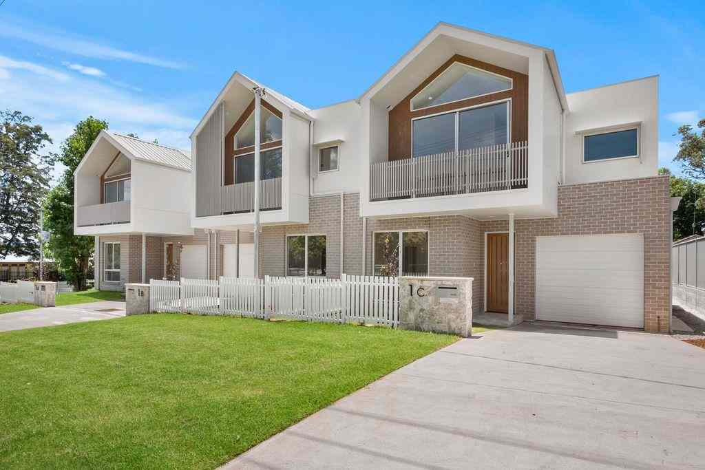 SOPHISTICATED & STYLISH 4 BEDROOM TOWNHOUSE: NSW North Richmond, NSW 2754 Townhouse | Prop-GPT the AI-Powered Property Portal