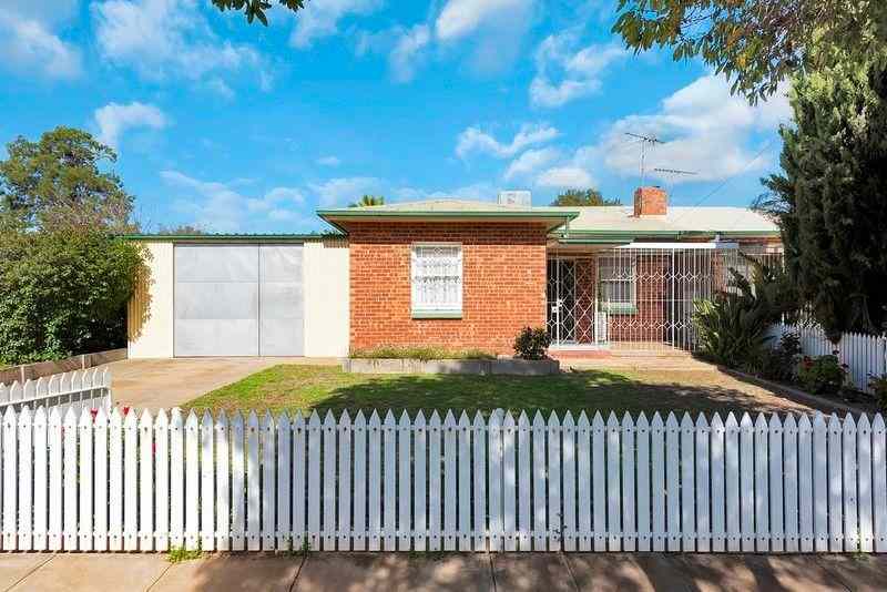 QUAIN 3 BEDROOM HOME MOMENTS TO ELIZABETH SHOPPING CENTRE!: SA Elizabeth Downs, SA 5113 House | Prop-GPT the AI-Powered Property Portal