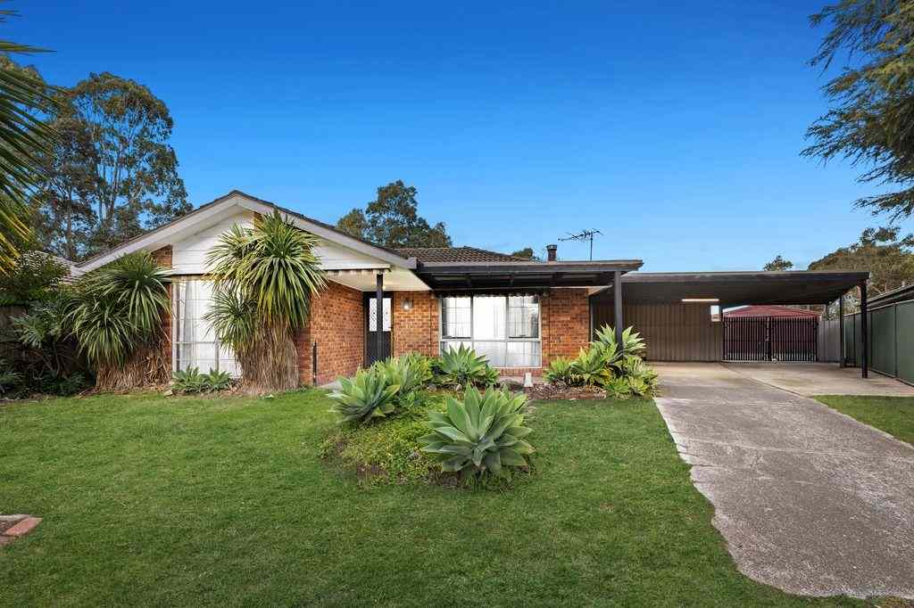 Spacious 3-Bedroom Home with Triple Carport & Double Garage!: VIC Cranbourne North, VIC 3977 House | Prop-GPT the AI-Powered Property Portal