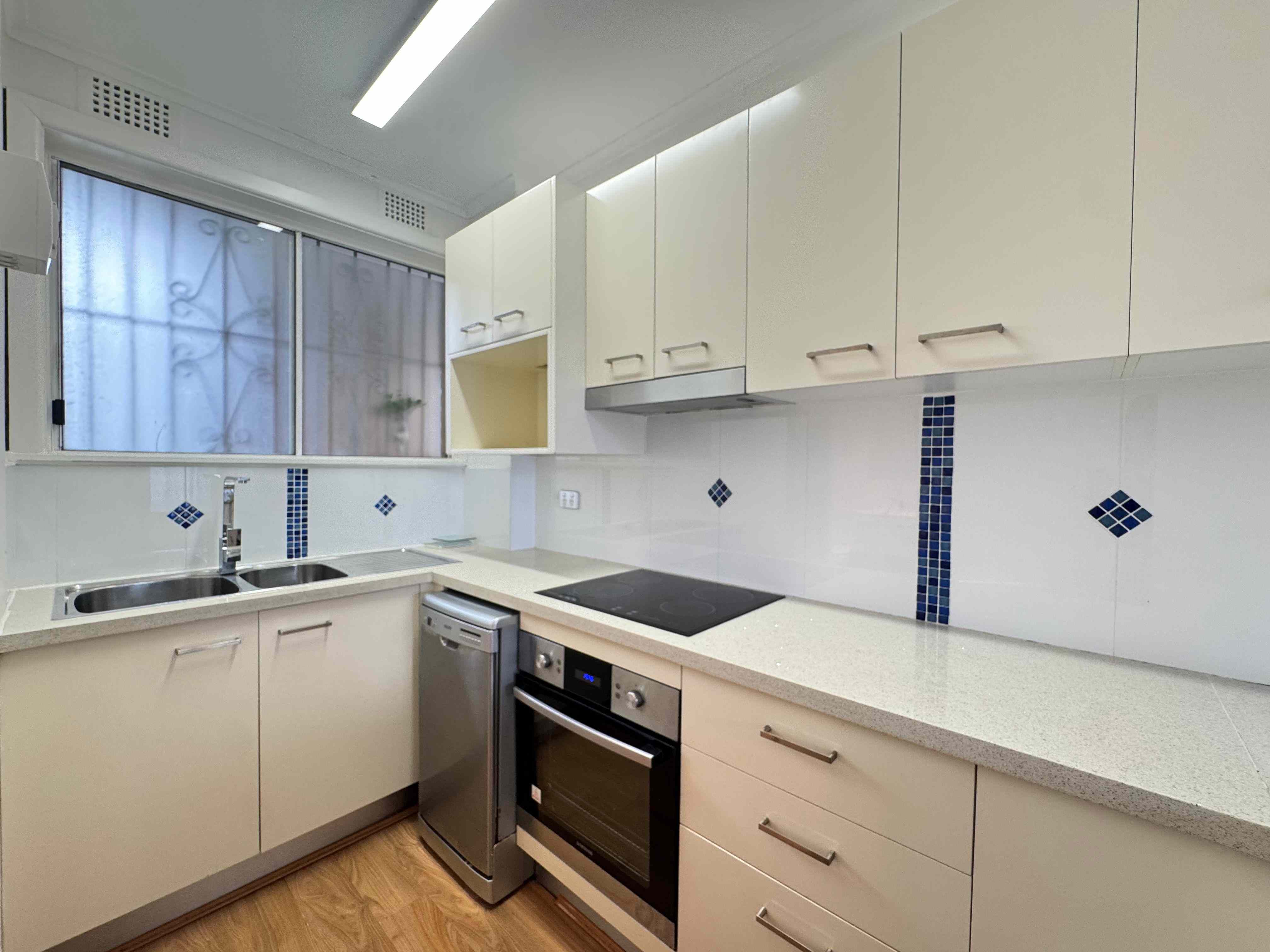 Prop-GPT: Unit: NSW Kensington, NSW 2033 Spacious One Bedroom Unit Located in Prime Position