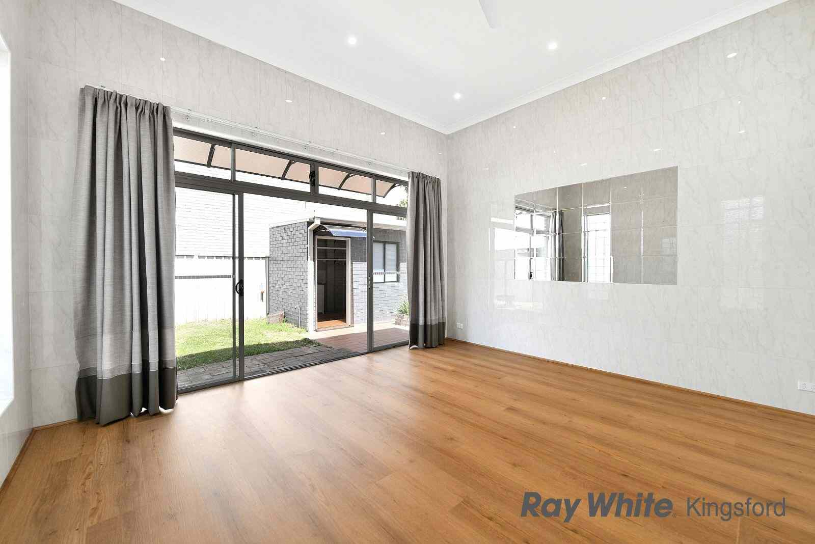 Prop-GPT: House: NSW Alexandria, NSW 2015 Spacious four bedroom house in perfect position