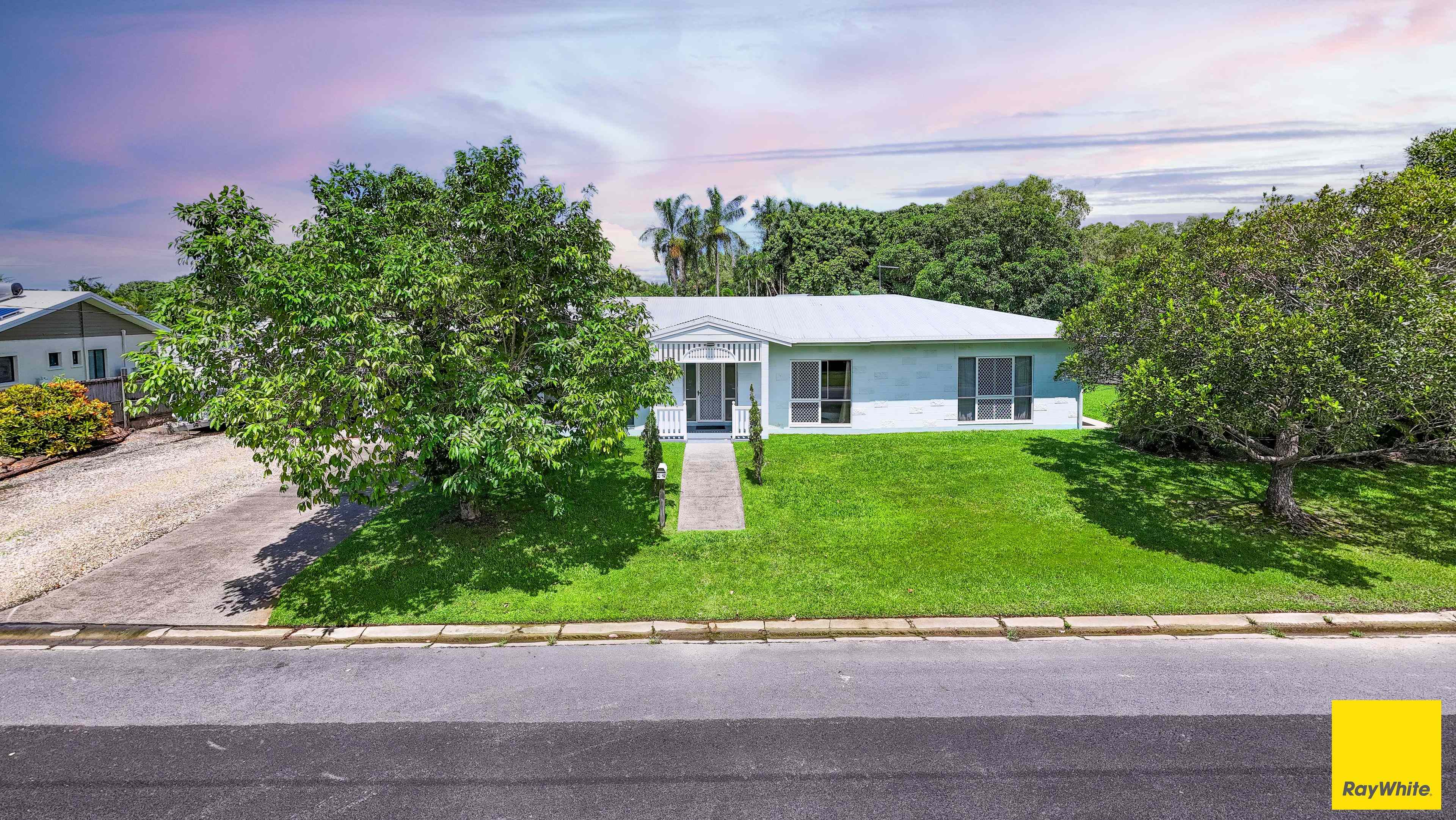 LARGE UNFURNISHED FAMILY HOME ONLY 1KM FROM THE BEACH!: QLD Clifton Beach, QLD 4879 House | Prop-GPT the AI-Powered Property Portal