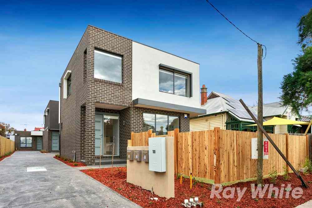 SPACIOUS HOME IN THE HEART OF IT ALL!: VIC Brunswick, VIC 3056 Townhouse | Prop-GPT the AI-Powered Property Portal