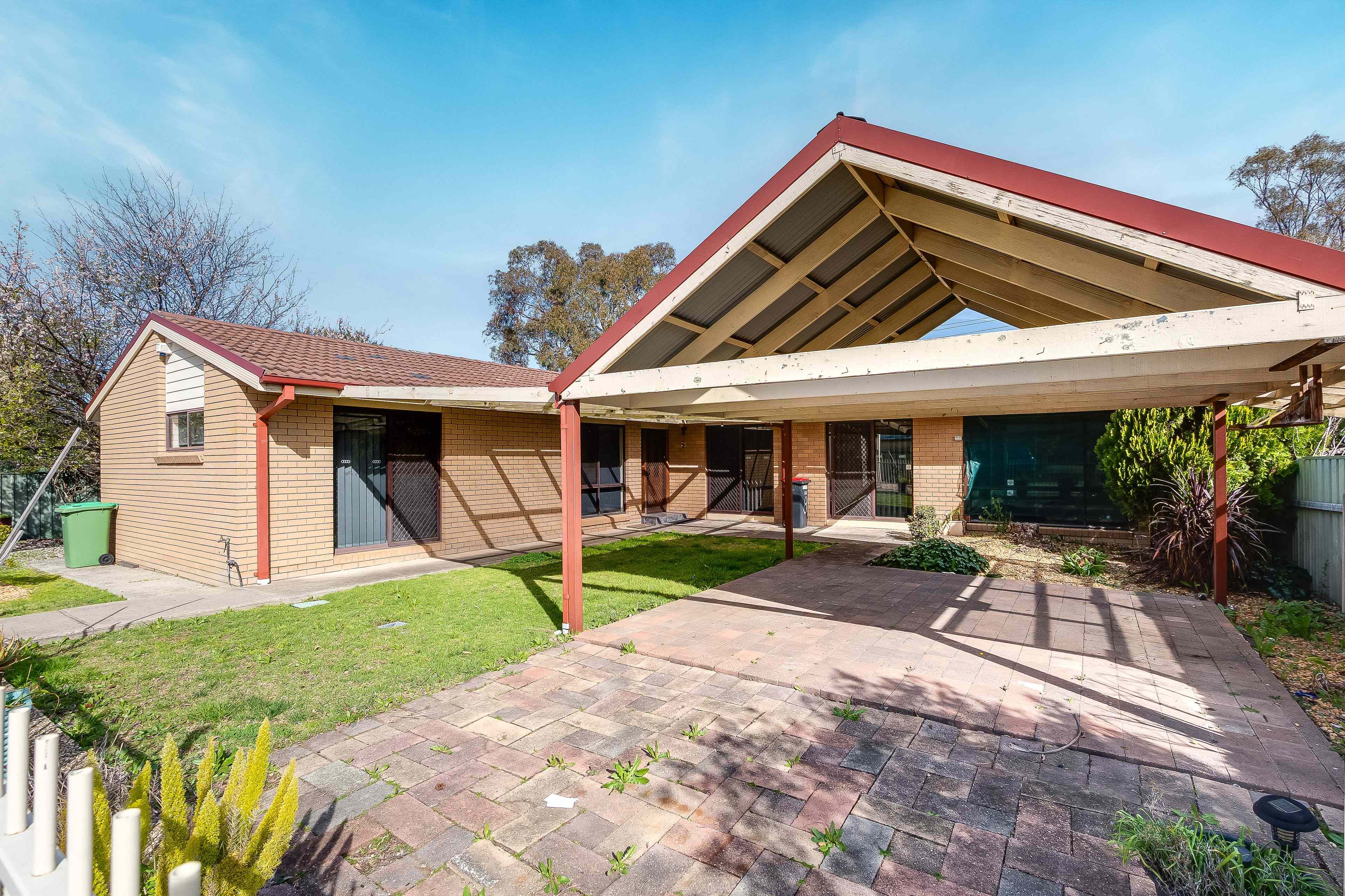 FRESHLY PAINTED, NEW CARPET AND BLINDS THROUGHOUT PLUS A STUDY!!: NSW Springdale Heights, NSW 2641 House | Prop-GPT the AI-Powered Property Portal