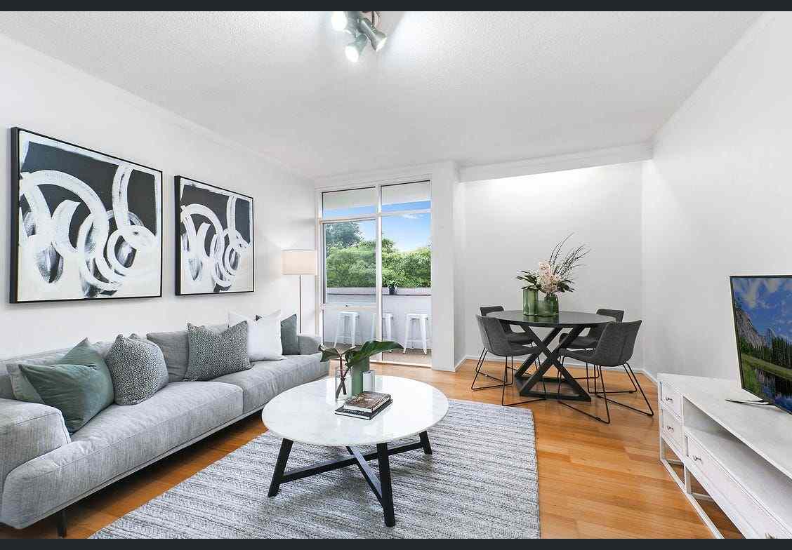 Prop-GPT: Apartment: NSW Lane Cove, NSW 2066 Fantastic apartment in sought-after location