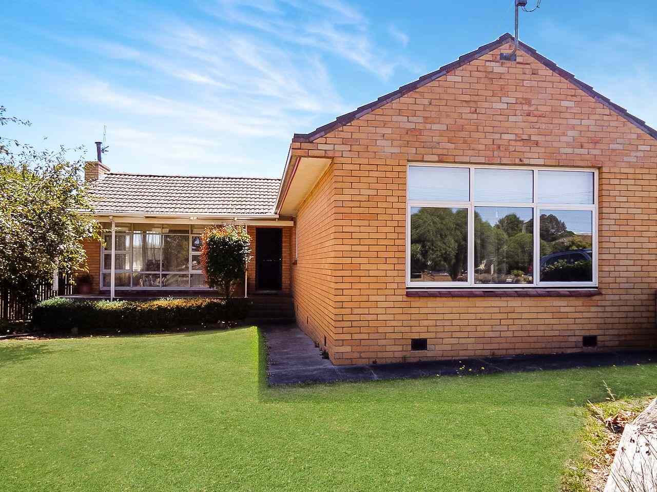 Delightful 3 Bedroom Family Home: VIC Warrnambool, VIC 3280 House | Prop-GPT the AI-Powered Property Portal