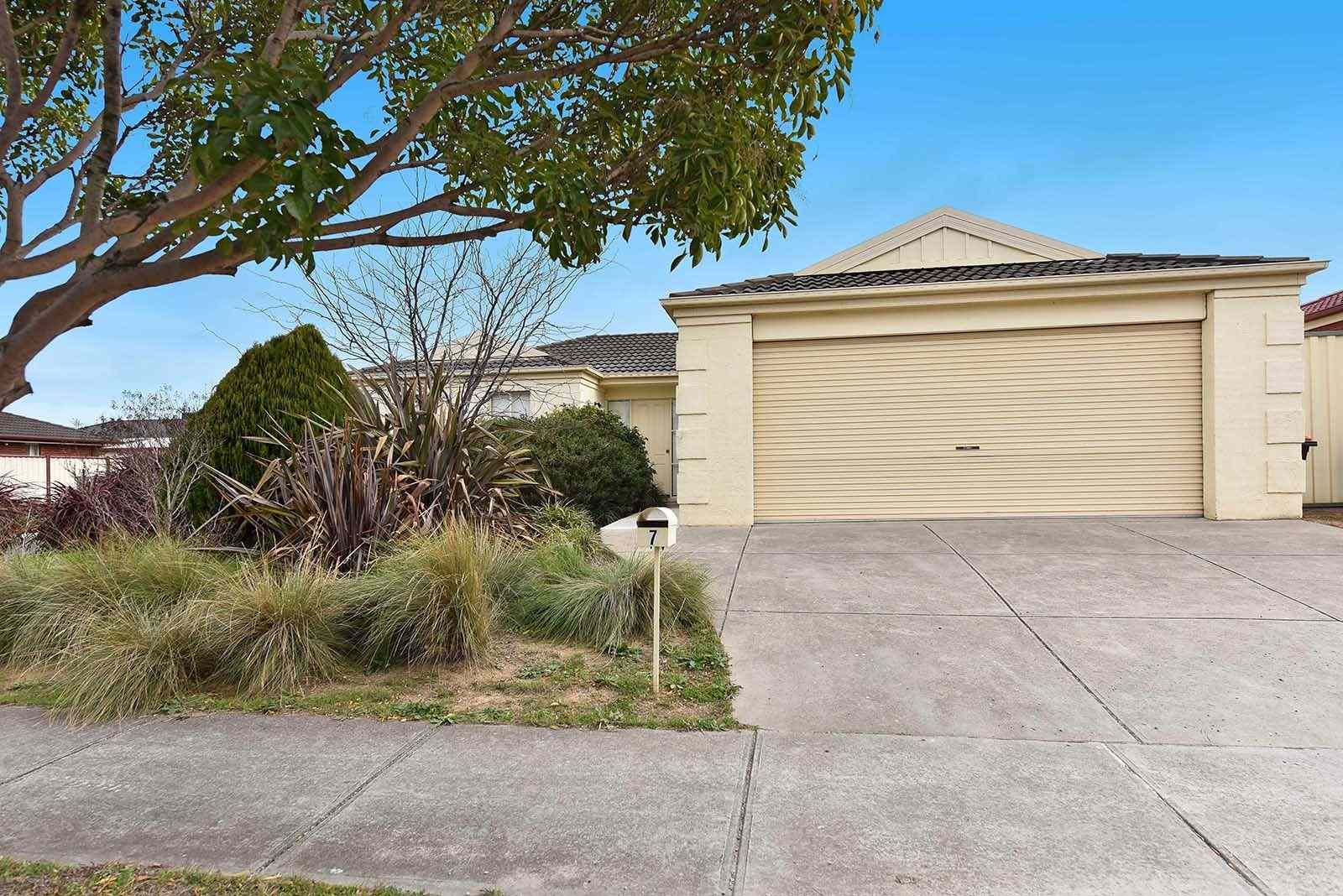 Spacious Family Home: VIC Hillside, VIC 3037 House | Prop-GPT the AI-Powered Property Portal