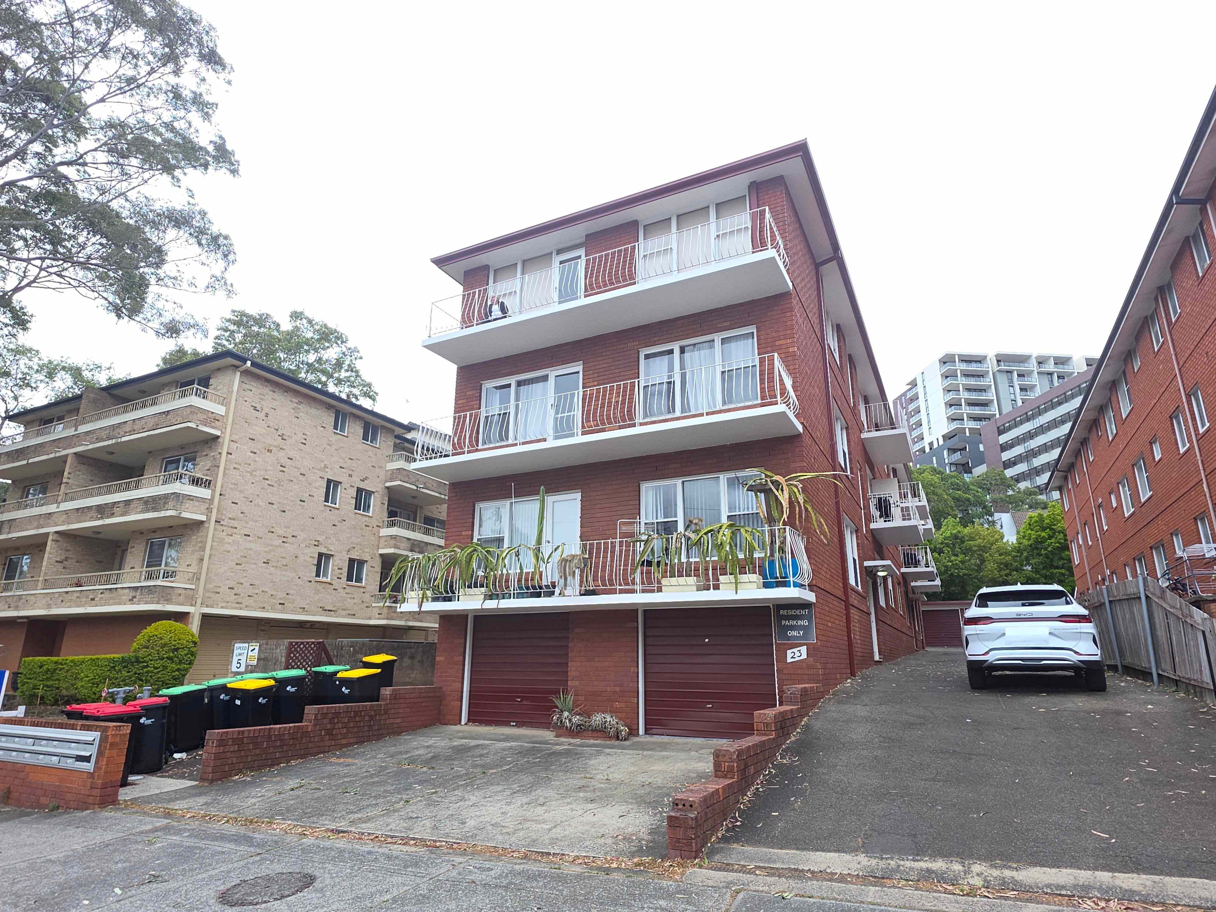 CONVENIENTLY LOCATED TWO-BEDROOM UNIT WITH SUNNY ASPECT: NSW Hurstville, NSW 2220 Unit | Prop-GPT the AI-Powered Property Portal