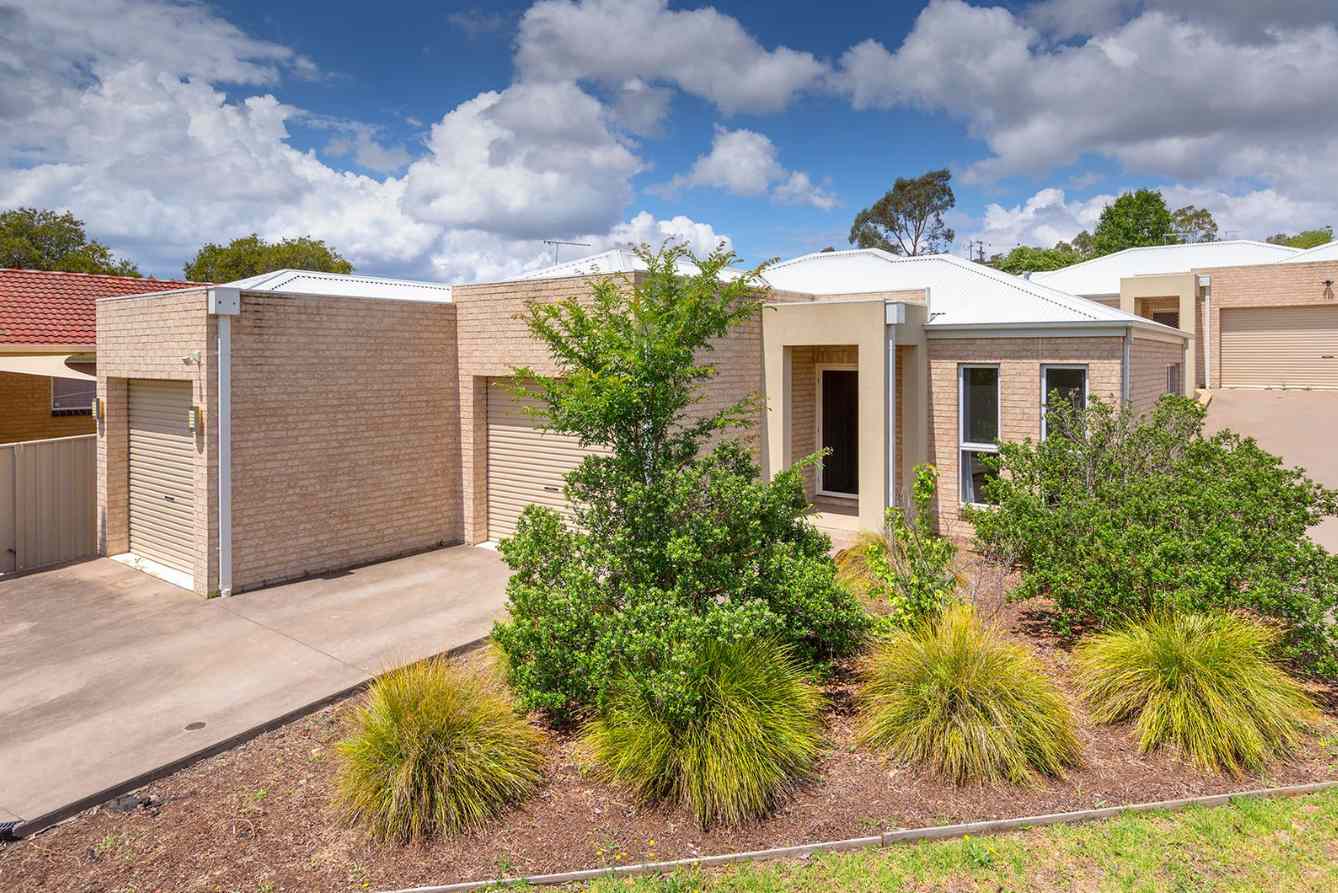 Stylish & Central!: NSW East Albury, NSW 2640 Townhouse | Prop-GPT the AI-Powered Property Portal