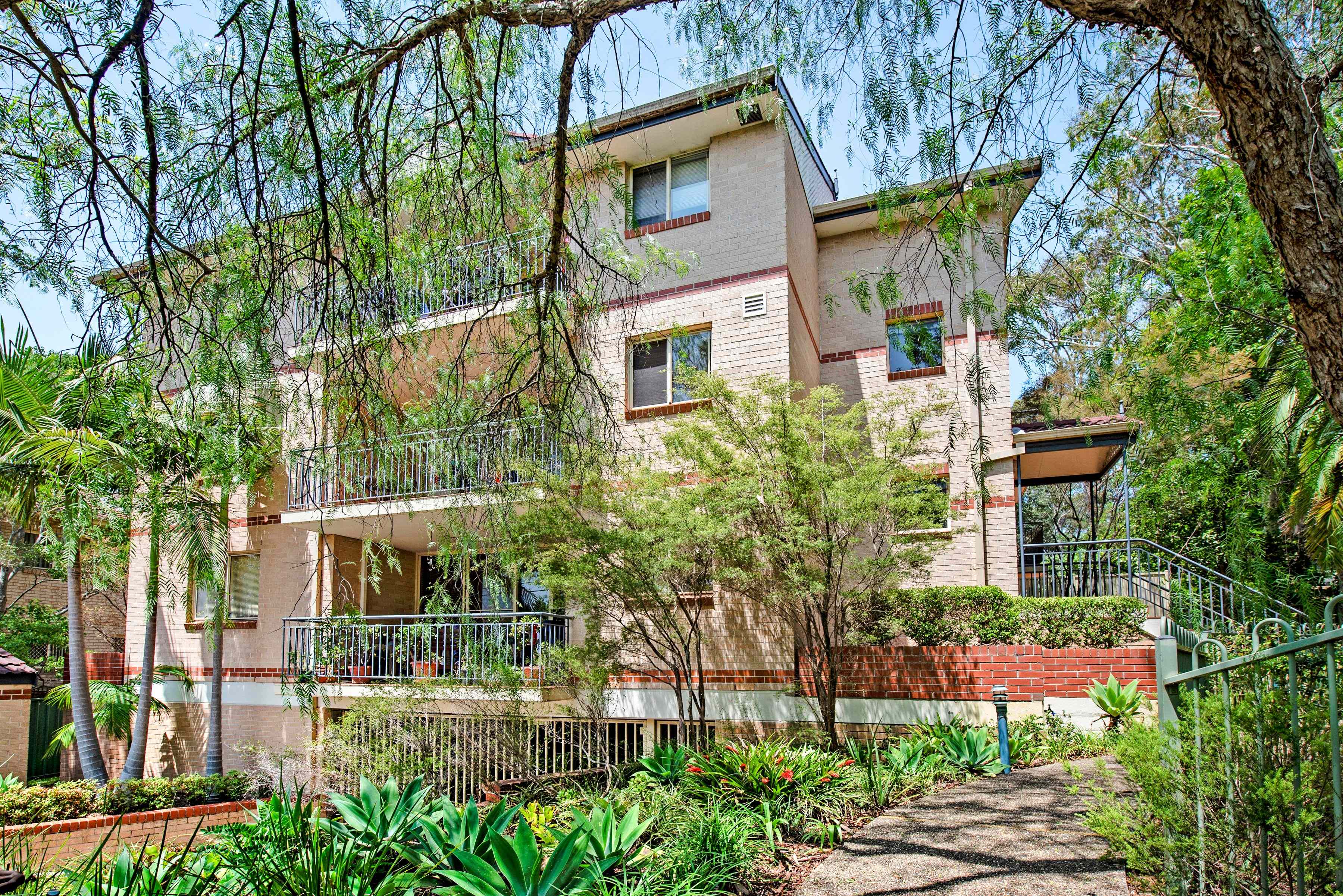 Convenient and Spacious Unit: NSW Hornsby, NSW 2077 Unit | Prop-GPT the AI-Powered Property Portal