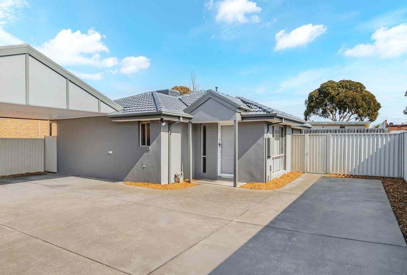Prop-GPT: House: VIC Craigieburn, VIC 3064 Effortless Living with Modern Comfort