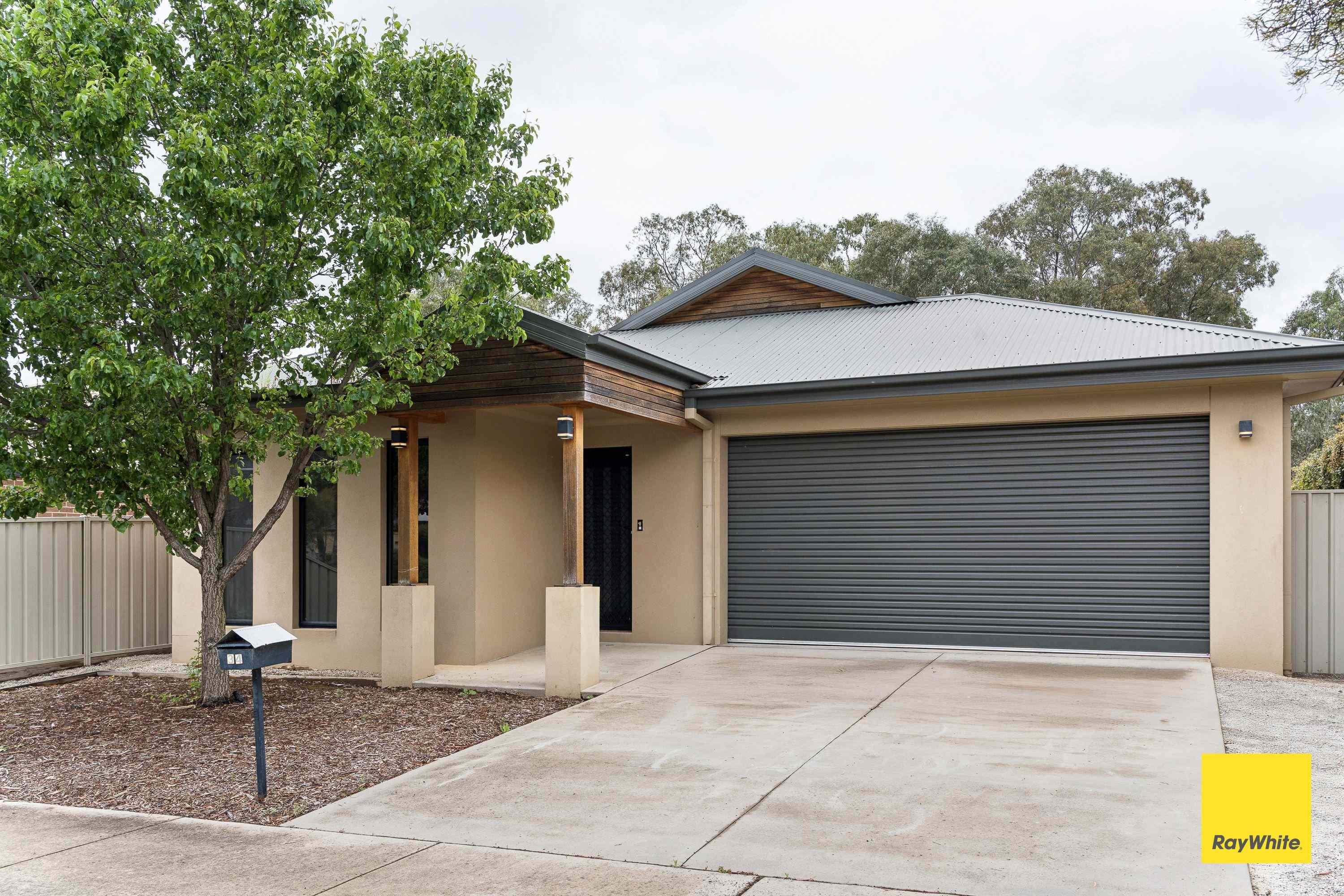 Stunning 3-Bedroom Home in much sought after Convenient Location: VIC Kangaroo Flat, VIC 3555 House | Prop-GPT the AI-Powered Property Portal