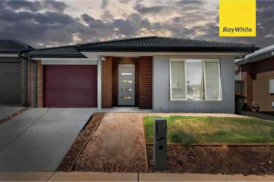 Spacious Family Home in a Prime Location: VIC Melton South, VIC 3338 House | Prop-GPT the AI-Powered Property Portal