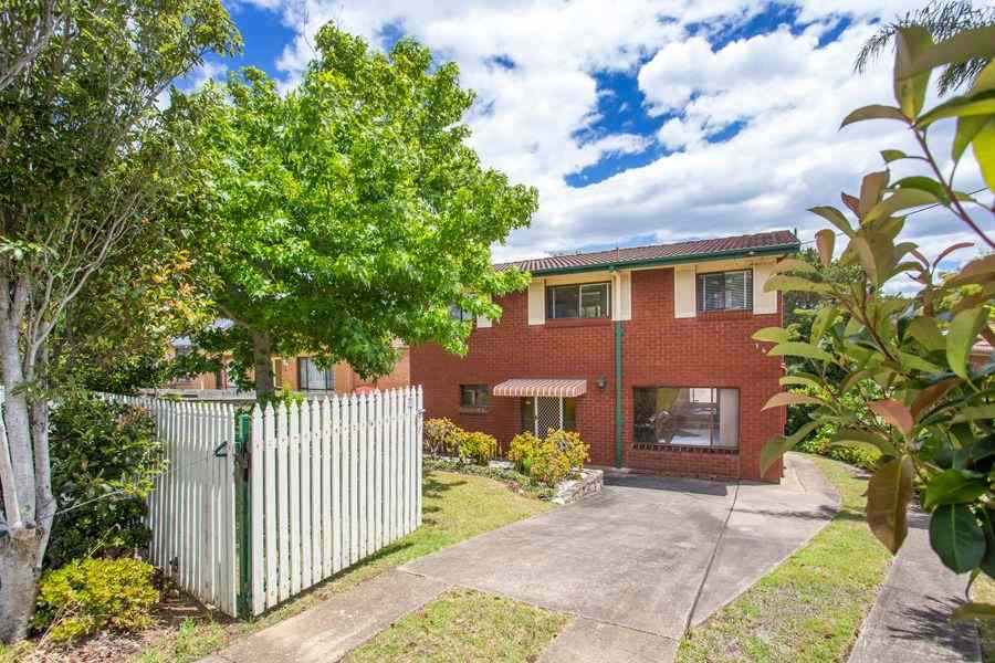 Coastal Living - Spacious Family Home Just Minutes from the Beach: NSW Malua Bay, NSW 2536 House | Prop-GPT the AI-Powered Property Portal