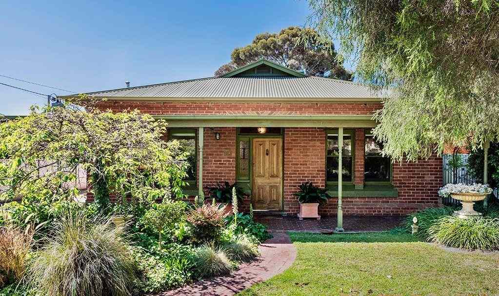 10 Richmond Avenue, COLONEL LIGHT GARDENS, SA 5041 - House for Rent - harcourts.net: SA Colonel Light Gardens, SA 5041 House | Prop-GPT the AI-Powered Property Portal