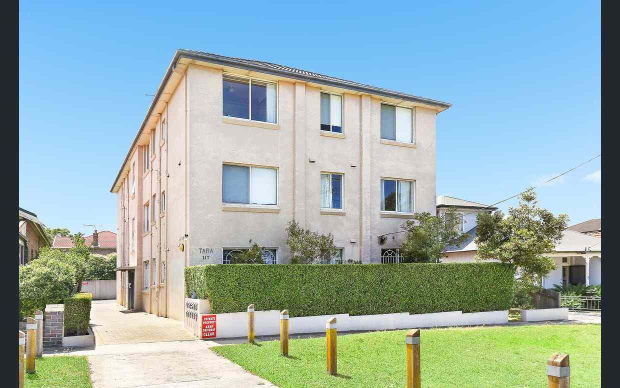 Top-Floor One-Bedroom in the Heart of Kingsford: NSW Kingsford, NSW 2032 Unit | Prop-GPT the AI-Powered Property Portal