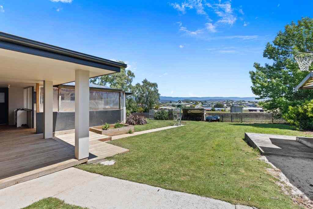 102 Westbury Place, DELORAINE, TAS 7304 - House for Rent - harcourts.net: TAS Deloraine, TAS 7304 House | Prop-GPT the AI-Powered Property Portal