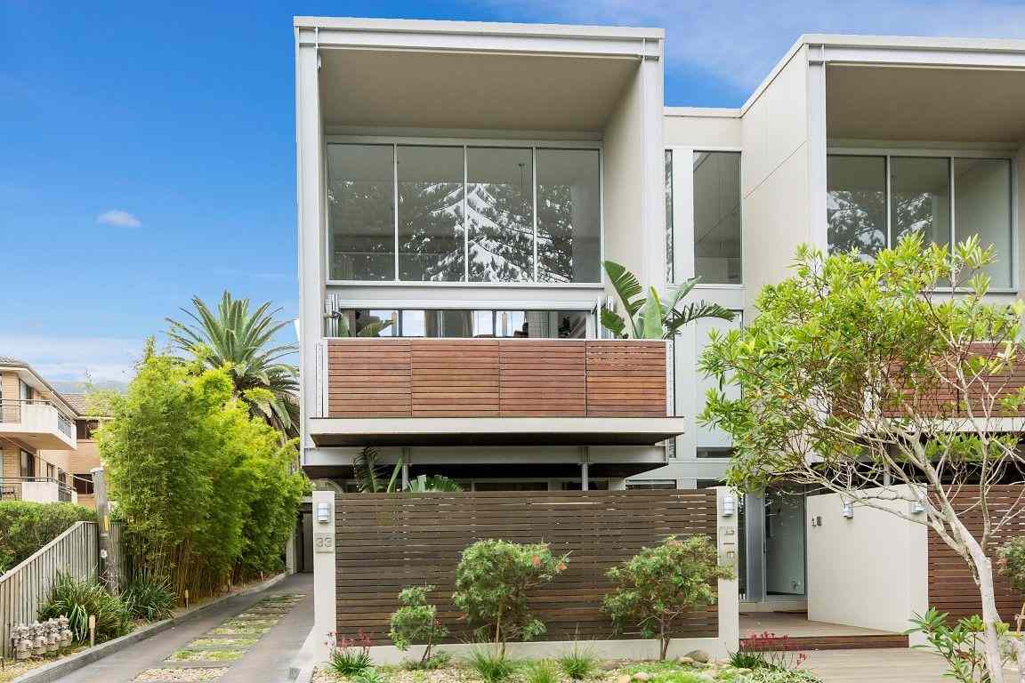 Modern masterpiece boasting beachside proximity: NSW Thirroul, NSW 2515 House | Prop-GPT the AI-Powered Property Portal