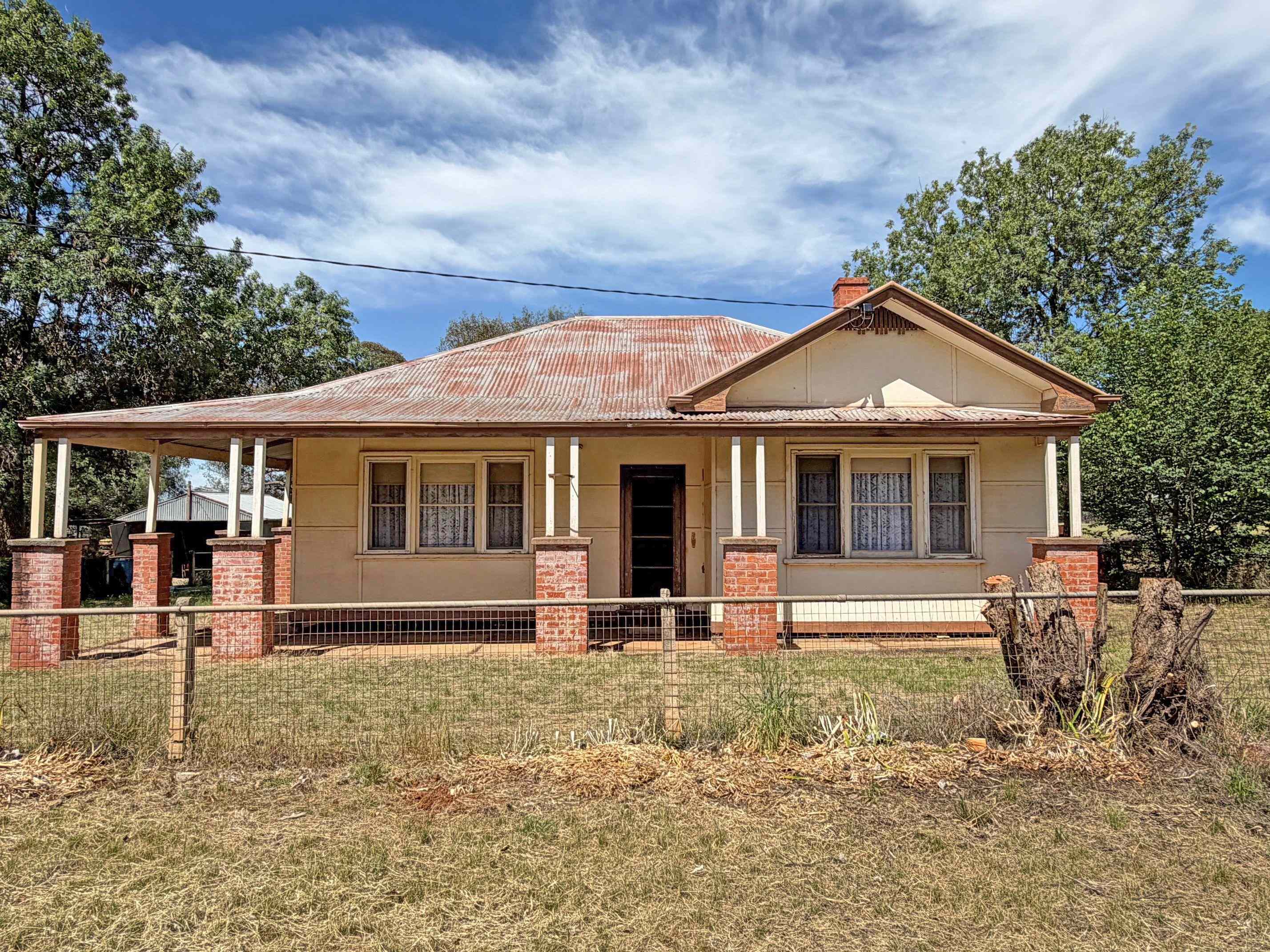 Spacious Farmhouse with Classic Country Charm: VIC Benalla, VIC 3672 House | Prop-GPT the AI-Powered Property Portal