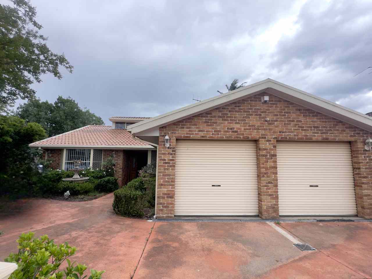 Three Bedroom Residence: NSW Claremont Meadows, NSW 2747 House | Prop-GPT the AI-Powered Property Portal