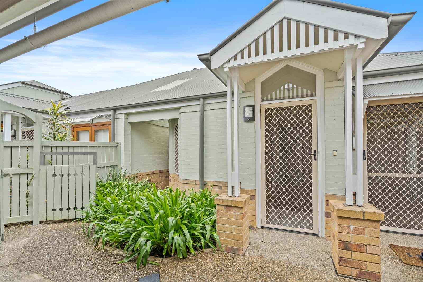 Stunning Two-Bedroom Villa with City Views in a Quiet Complex: QLD Annerley, QLD 4103 Villa | Prop-GPT the AI-Powered Property Portal