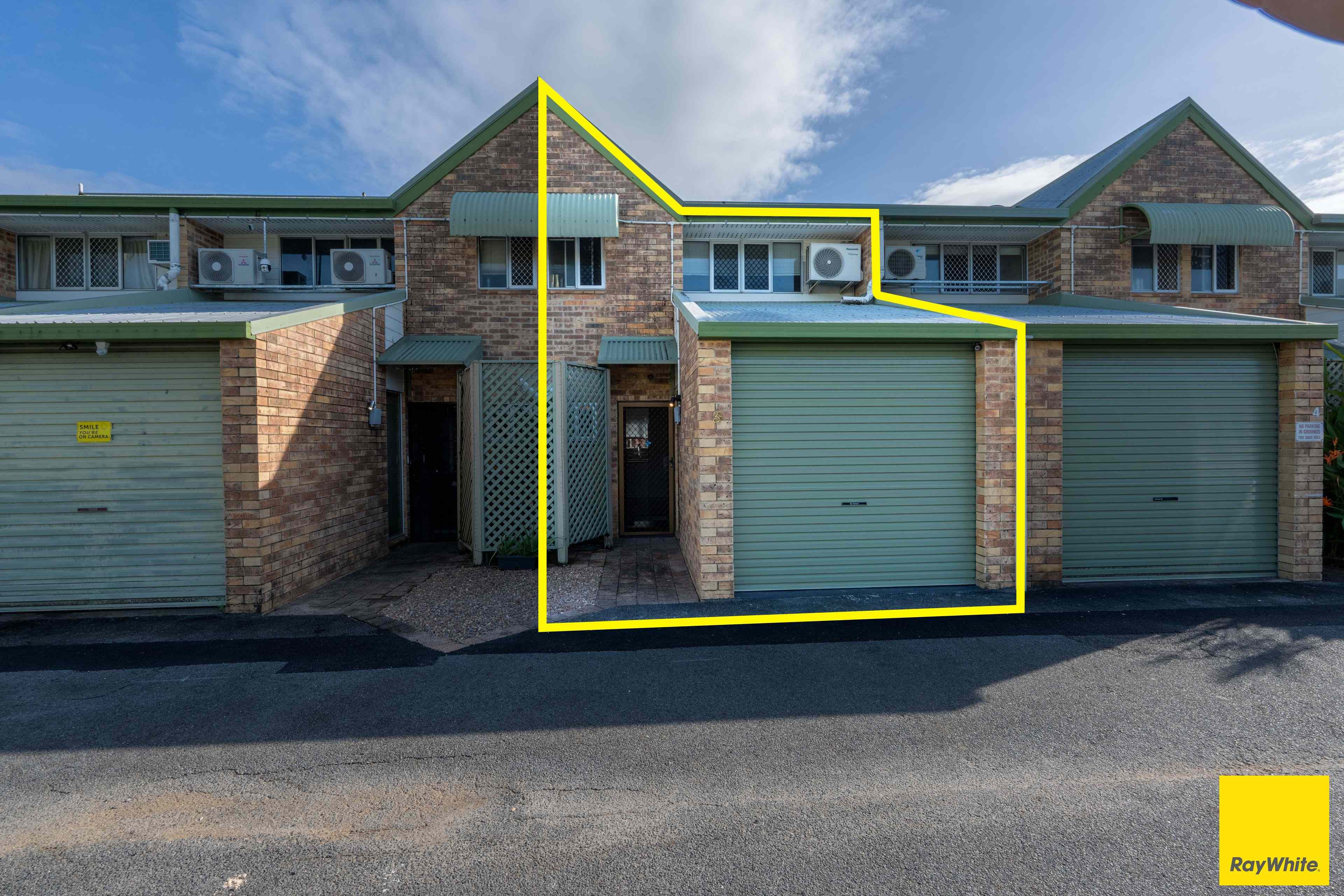 Exceptionally Large Townhouse In A Convenient Location: QLD Manoora, QLD 4870 Townhouse | Prop-GPT the AI-Powered Property Portal