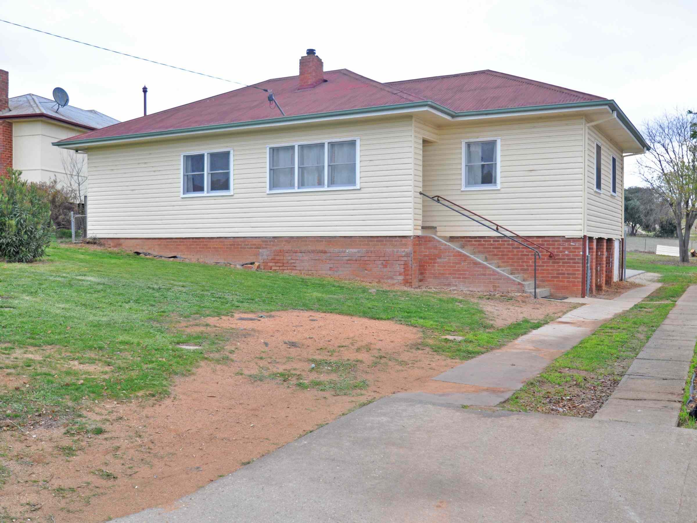 3 Bedroom Home Available: NSW Junee, NSW 2663 House | Prop-GPT the AI-Powered Property Portal