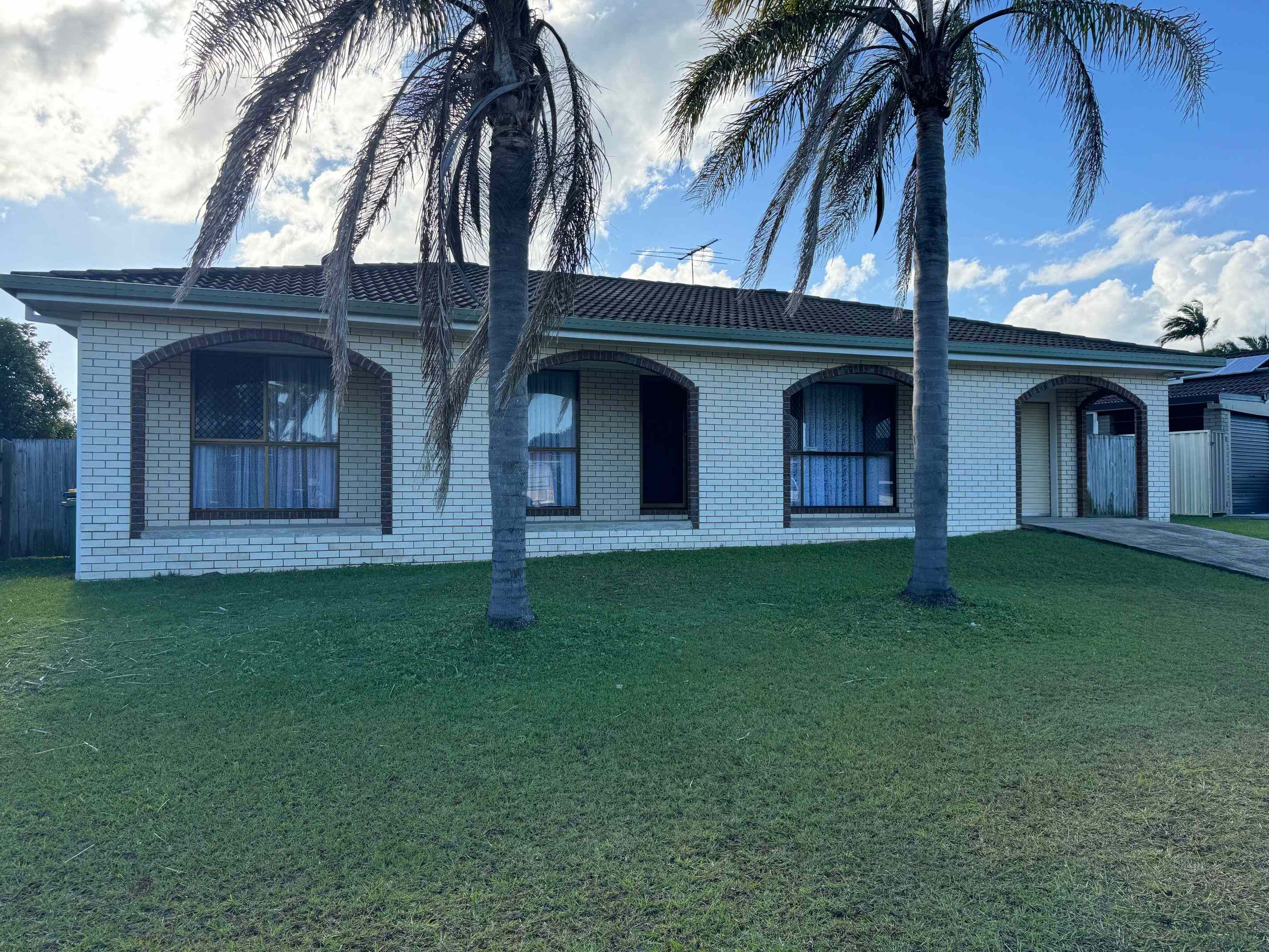 PERFECT FAMILY HOME WITH SOLAR: QLD Sandstone Point, QLD 4511 House | Prop-GPT the AI-Powered Property Portal