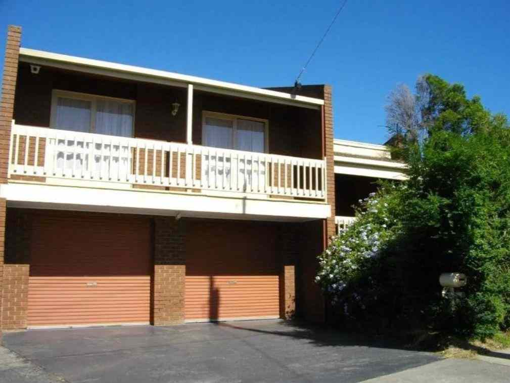 Spacious Family Living in a Prime Location (School Zones - STSA): VIC Glen Waverley, VIC 3150 House | Prop-GPT the AI-Powered Property Portal