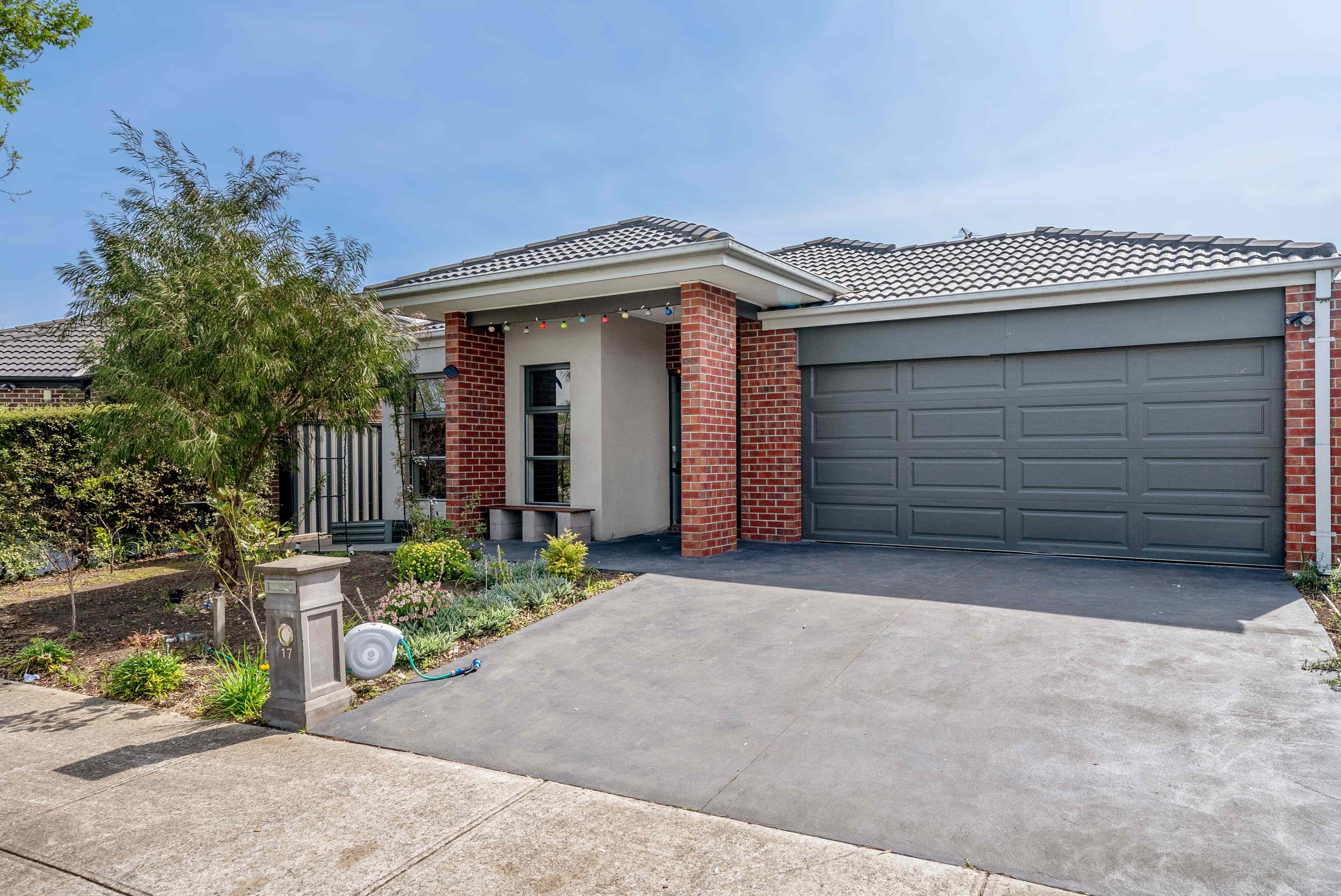 Spacious 3-Bedroom Home in Prime South Morang Location: VIC South Morang, VIC 3752 House | Prop-GPT the AI-Powered Property Portal