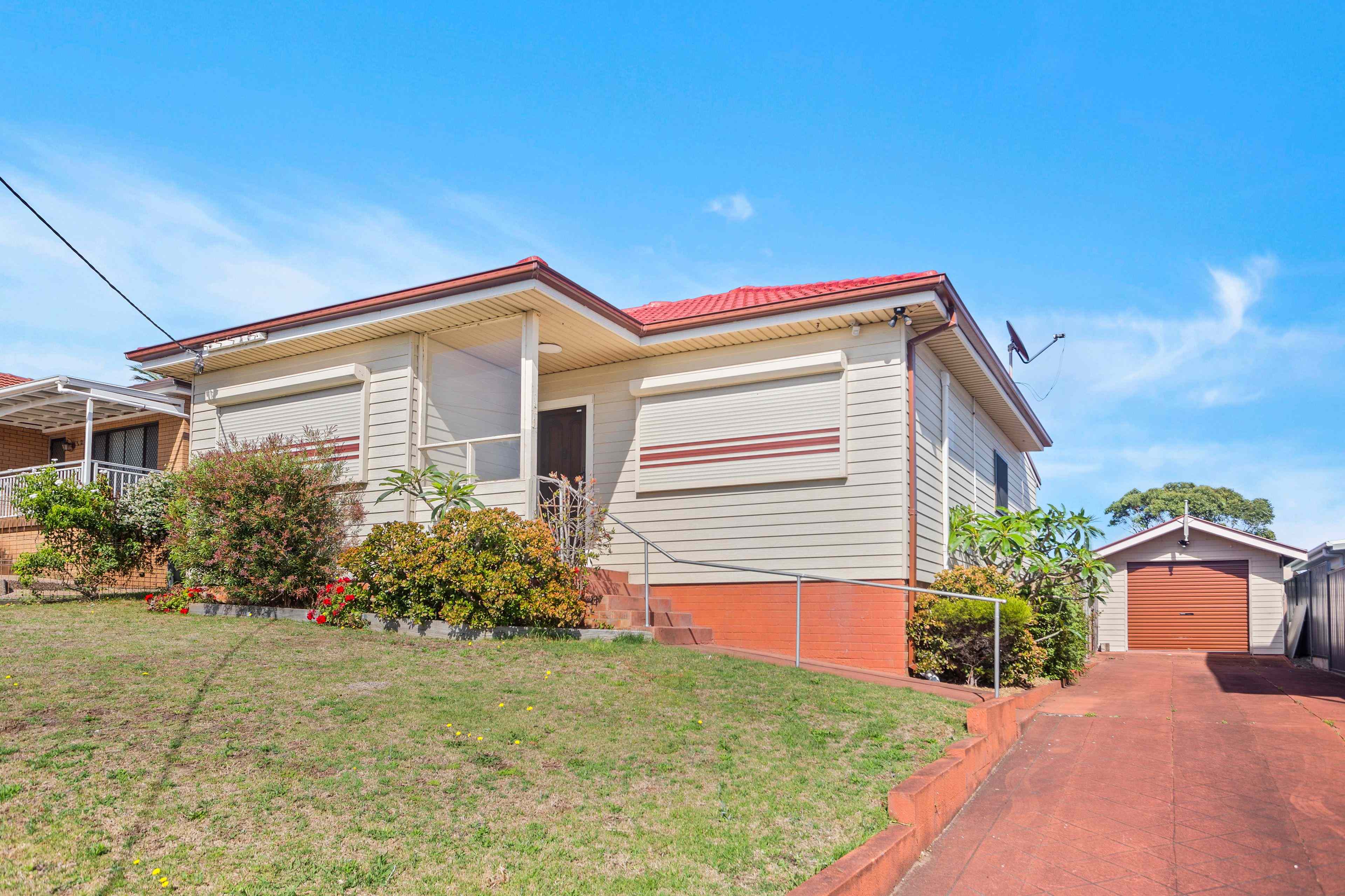 Coastal Living Just Minutes from the Beach: NSW Port Kembla, NSW 2505 House | Prop-GPT the AI-Powered Property Portal