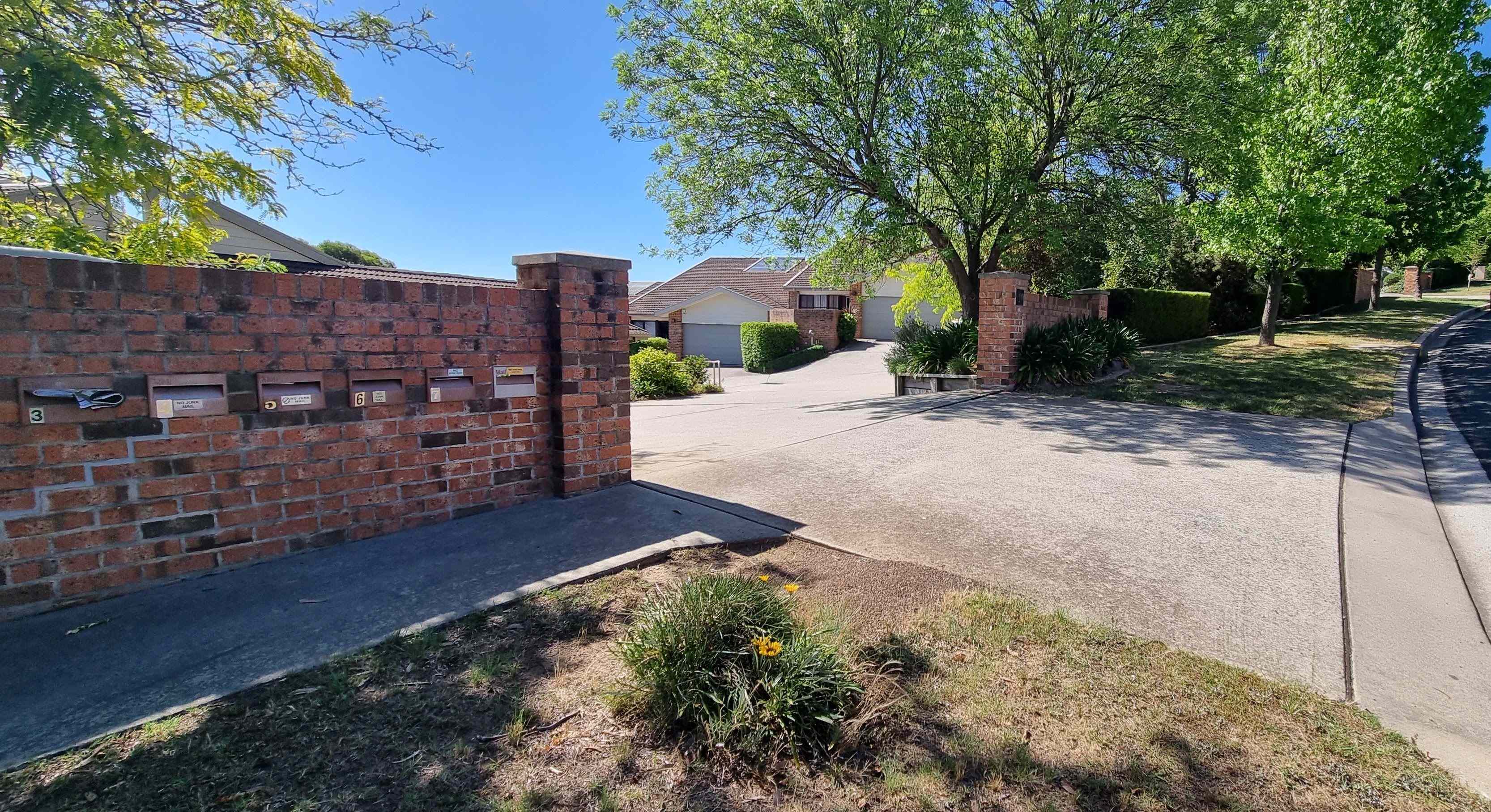 Charming 2-Bedroom Townhouse in Leafy Queanbeyan West: NSW Queanbeyan West, NSW 2620 Townhouse | Prop-GPT the AI-Powered Property Portal