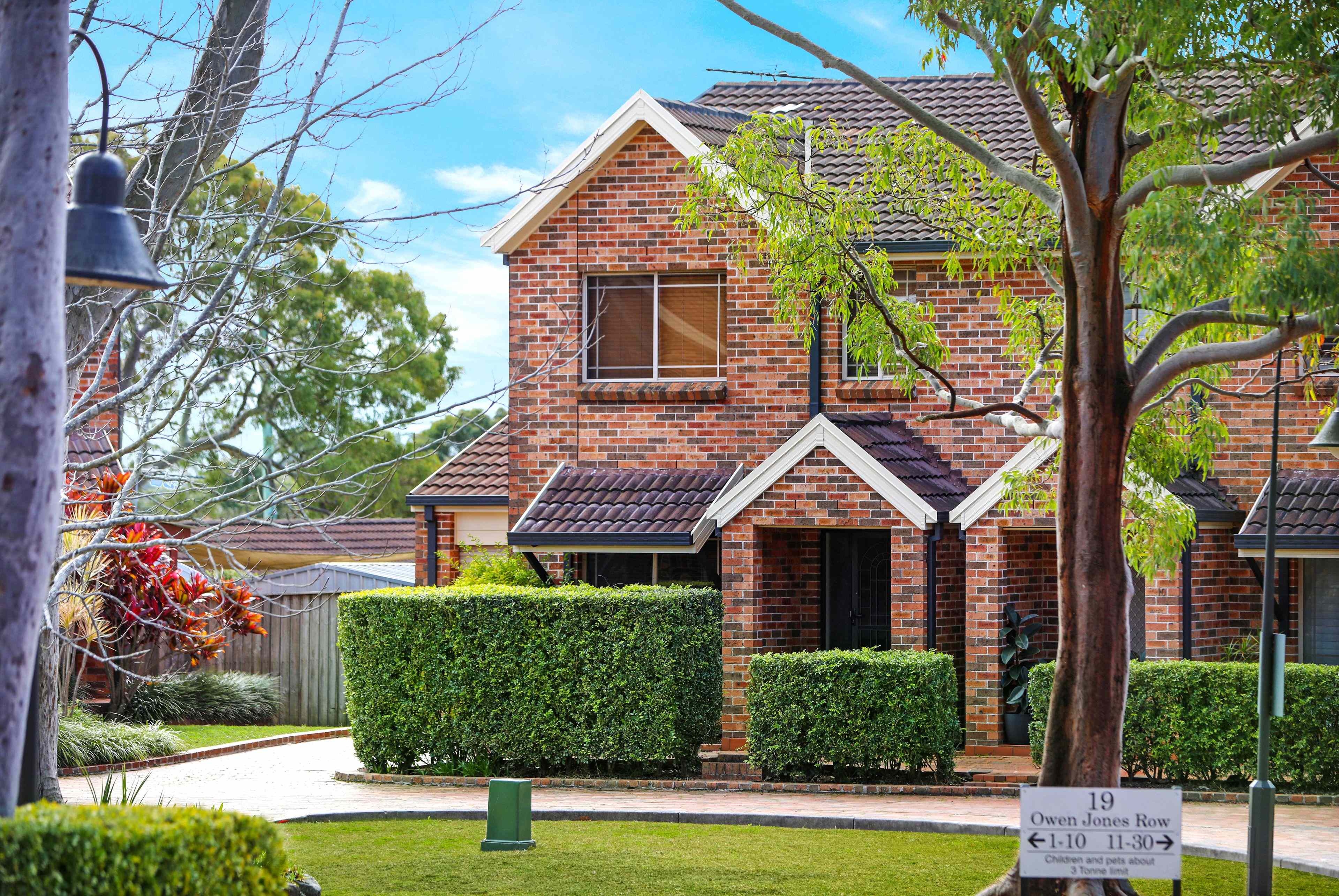 Modern Style & Quality: NSW Menai, NSW 2234 Townhouse | Prop-GPT the AI-Powered Property Portal