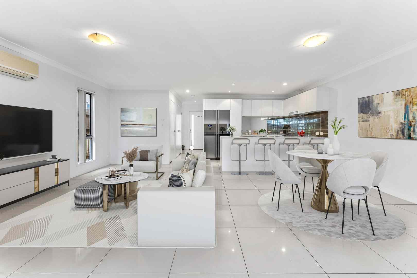 Huge, Contemporary Duplex Style 4 Beds Townhome. Walk to the Beautiful Lakewood Avenue Park!: QLD Parkinson, QLD 4115 Townhouse | Prop-GPT the AI-Powered Property Portal