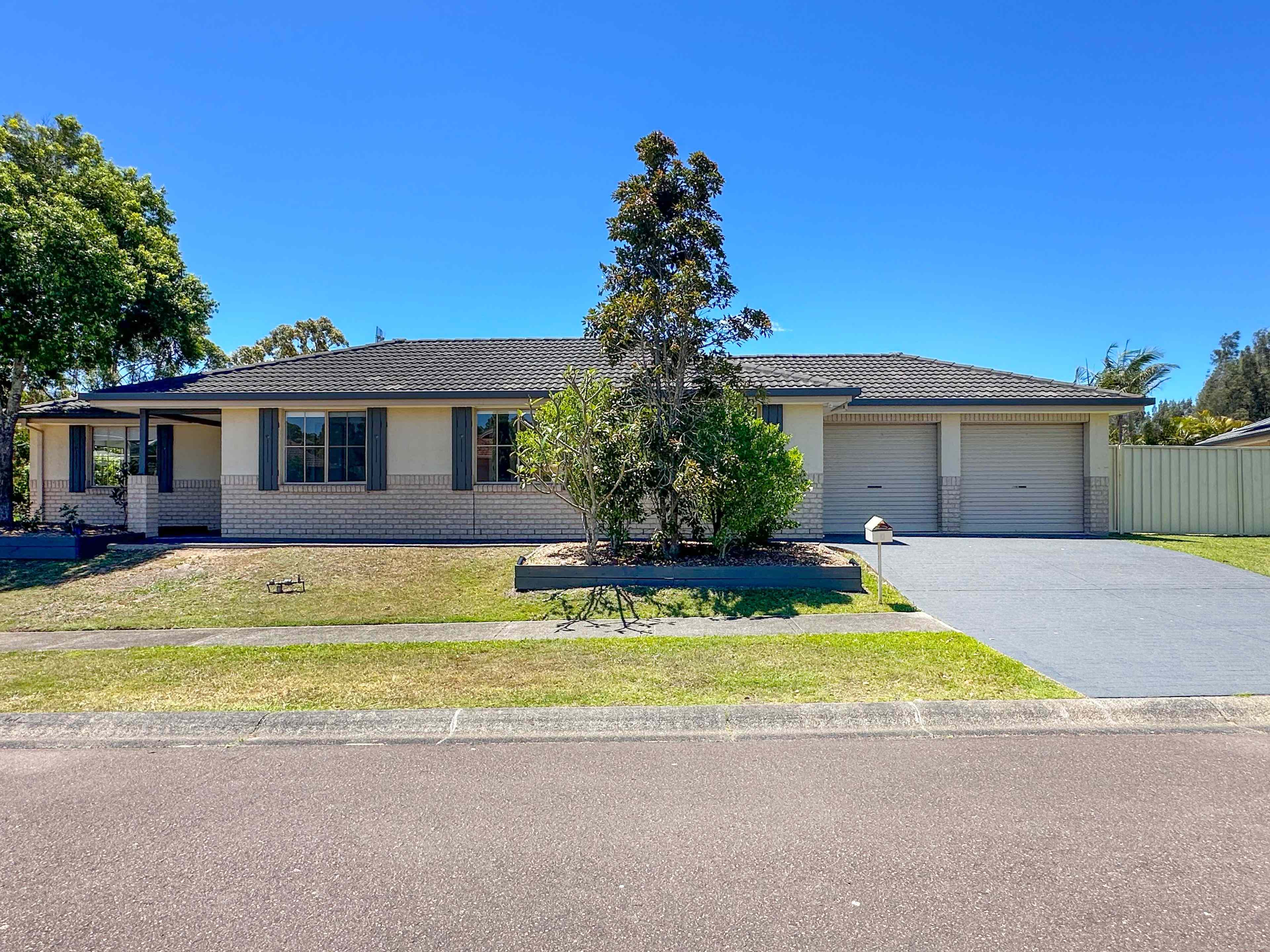 Conveniently Located, Stunning Family Home: NSW Mardi, NSW 2259 House | Prop-GPT the AI-Powered Property Portal