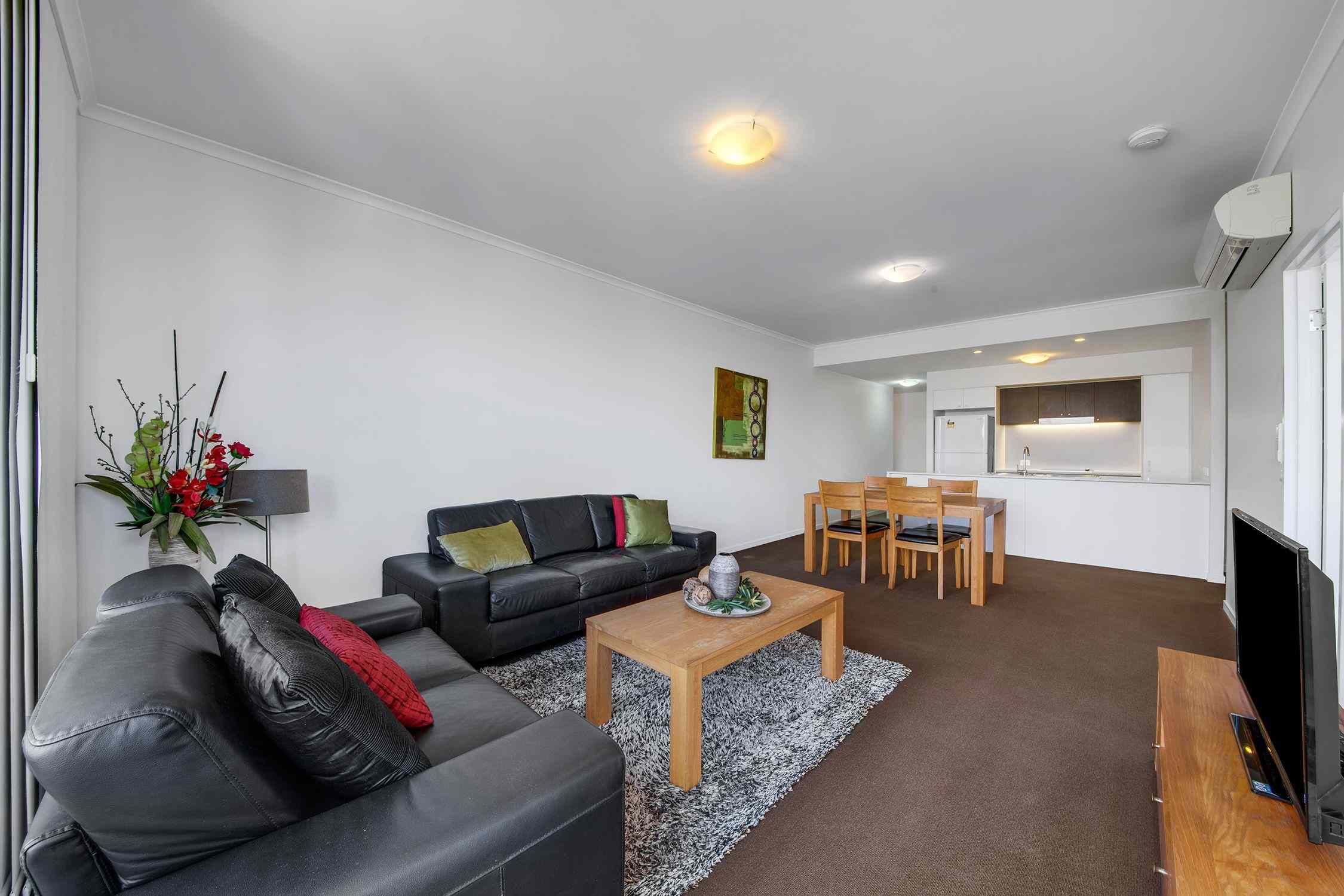 FURNISHED UNIT IN THE HEART OF GLADSTONE!: QLD Gladstone Central, QLD 4680 Unit | Prop-GPT the AI-Powered Property Portal