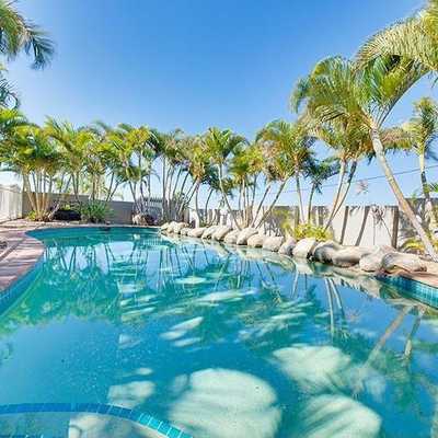 Stunning Sea View Townhouse for Rent - Fully Furnished & Self-Contained!: QLD Meikleville Hill, QLD 4703 Townhouse | Prop-GPT the AI-Powered Property Portal