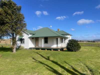 Country Cottage 5km from Town!: NSW Singleton, NSW 2330 House | Prop-GPT the AI-Powered Property Portal