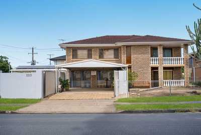 Spacious 6-Bedroom Double-Storey Home: QLD Sunnybank, QLD 4109 House | Prop-GPT the AI-Powered Property Portal