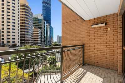 Spacious renovated 2 bedroom inner city gem: QLD Brisbane City, QLD 4000 Apartment | Prop-GPT the AI-Powered Property Portal