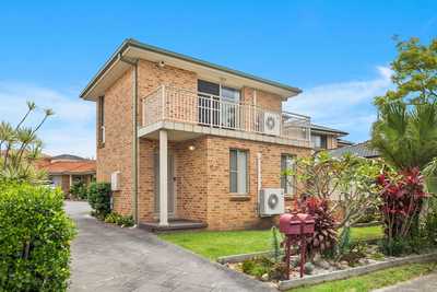 Spacious 3 Bedroom Townhouse with Double Garage: NSW Flinders, NSW 2529 Townhouse | Prop-GPT the AI-Powered Property Portal