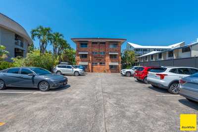 Fully Renovated 2-Bedroom Unit in Cairns North: QLD Cairns North, QLD 4870 Unit | Prop-GPT the AI-Powered Property Portal