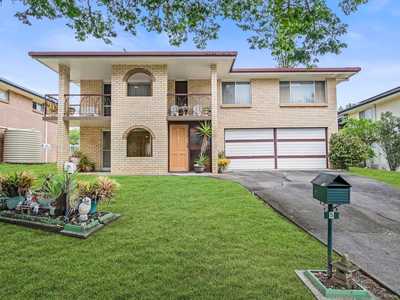 Spacious Home in Mansfield SHS Catchment! MOVE IN BEFORE CHRISTMAS!: QLD Mansfield, QLD 4122 House | Prop-GPT the AI-Powered Property Portal