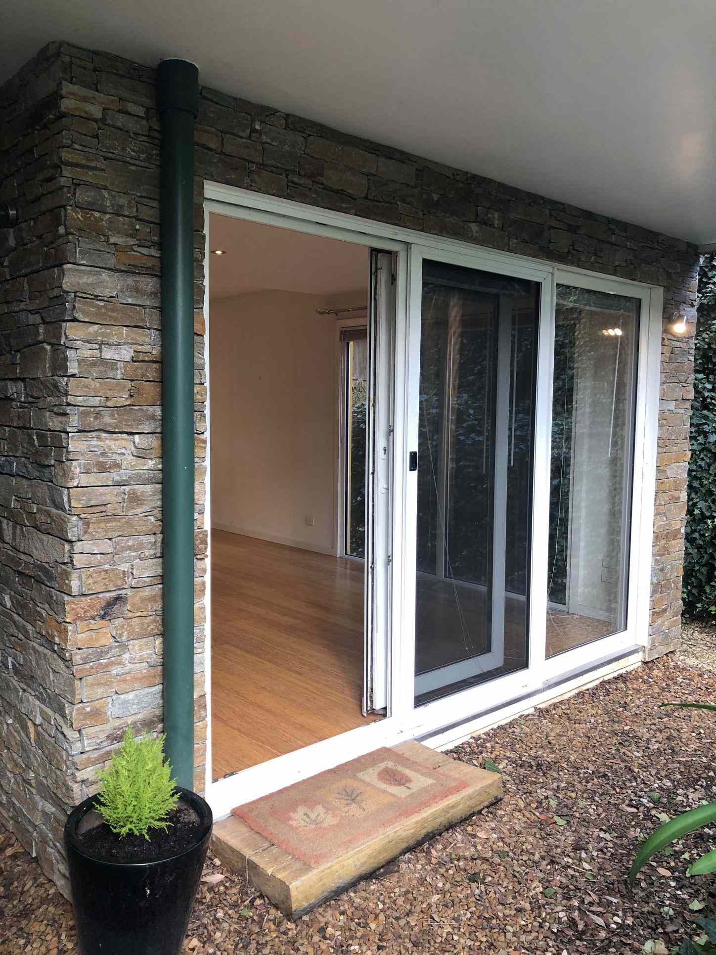 Prop-GPT: Property: Victoria Mount Eliza, VIC 3930 Victoria 3930